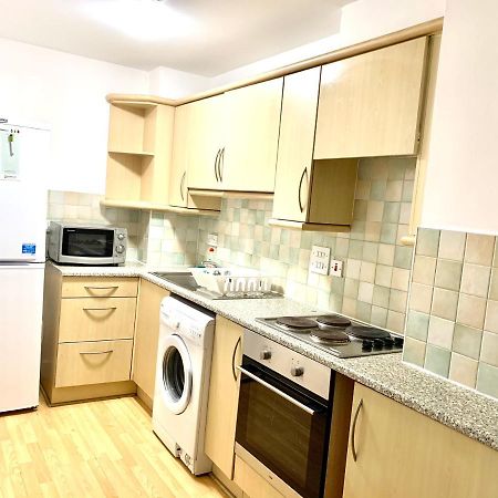 Central London 2 Bedrooms, Seperate Recption, Full Kitchen, Free Parking Exterior foto