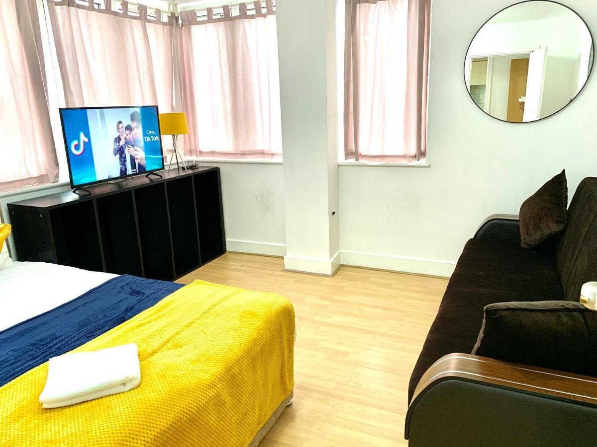 Central London 2 Bedrooms, Seperate Recption, Full Kitchen, Free Parking Exterior foto
