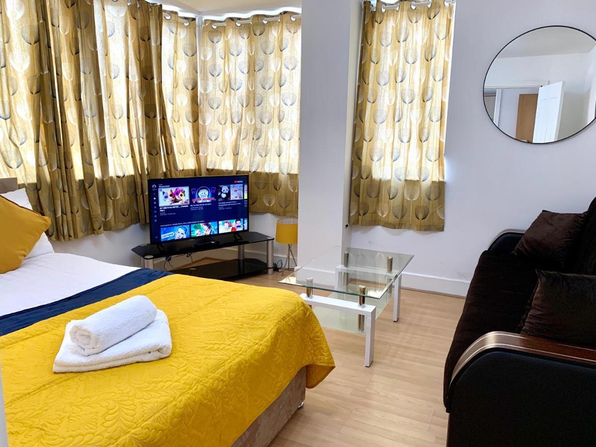 Central London 2 Bedrooms, Seperate Recption, Full Kitchen, Free Parking Exterior foto