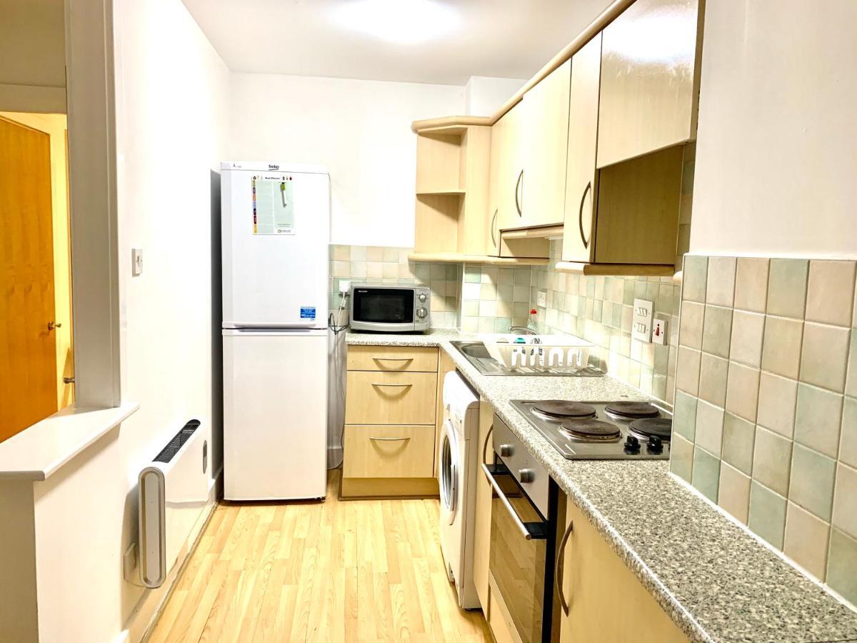 Central London 2 Bedrooms, Seperate Recption, Full Kitchen, Free Parking Exterior foto