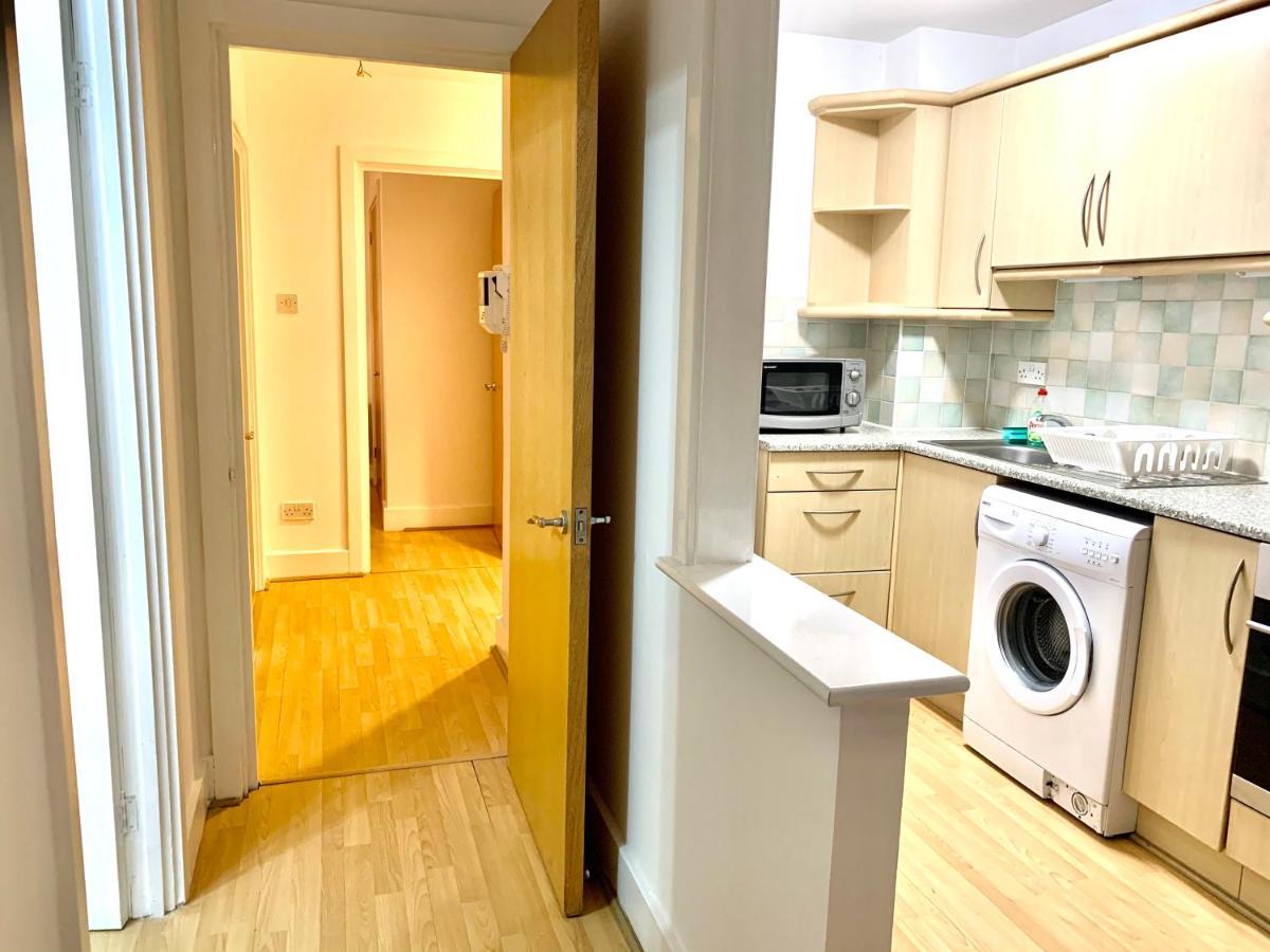 Central London 2 Bedrooms, Seperate Recption, Full Kitchen, Free Parking Exterior foto
