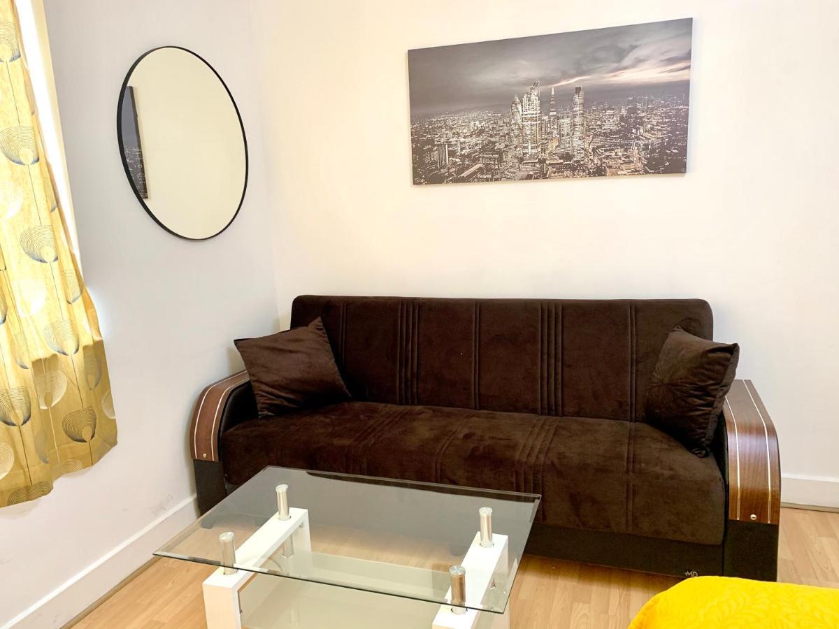 Central London 2 Bedrooms, Seperate Recption, Full Kitchen, Free Parking Exterior foto
