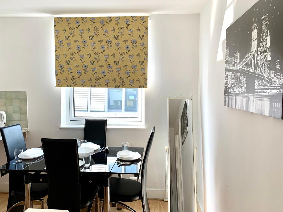 Central London 2 Bedrooms, Seperate Recption, Full Kitchen, Free Parking Exterior foto