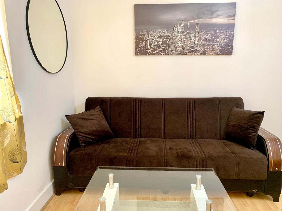 Central London 2 Bedrooms, Seperate Recption, Full Kitchen, Free Parking Exterior foto