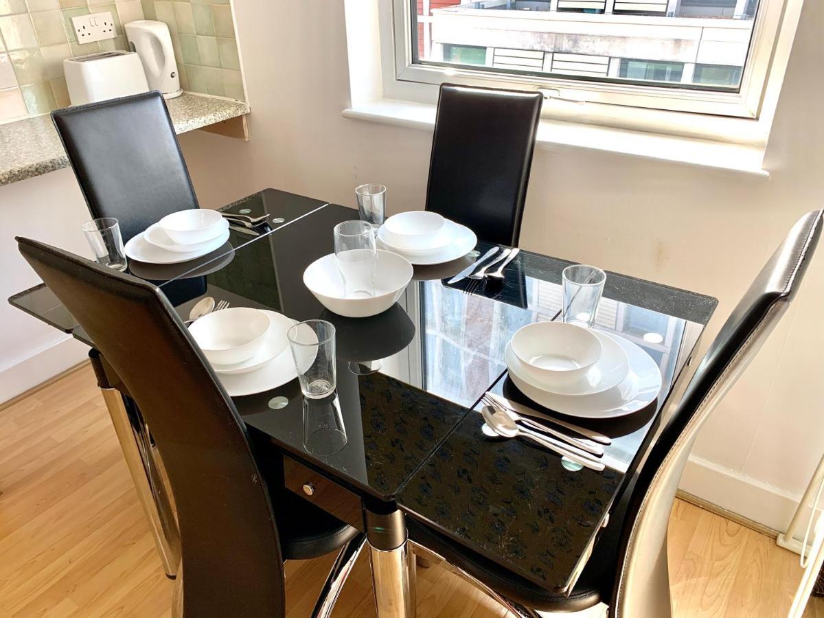 Central London 2 Bedrooms, Seperate Recption, Full Kitchen, Free Parking Exterior foto